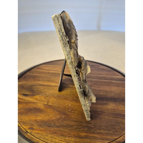 3D Howling Wolves Frame Holds 4 x 6 Photo Birchwood accents 8 x 8 Inches NWOB - Picture 6 of 9